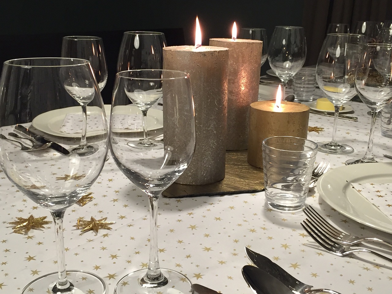christmas-table-1111266_1280 (1)
